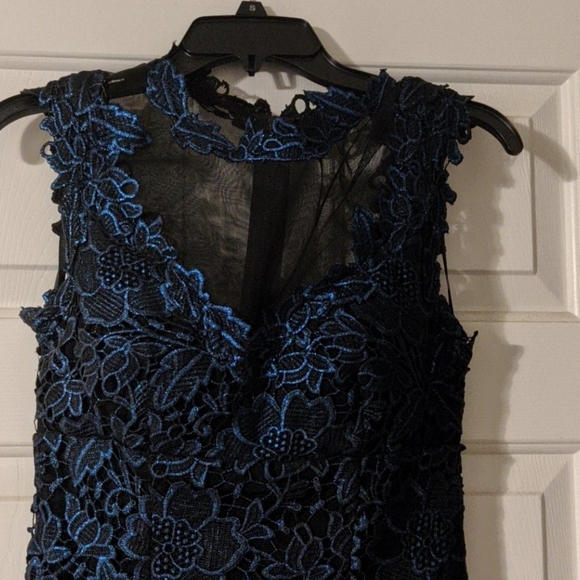 Formal dress - Picture 2 of 7